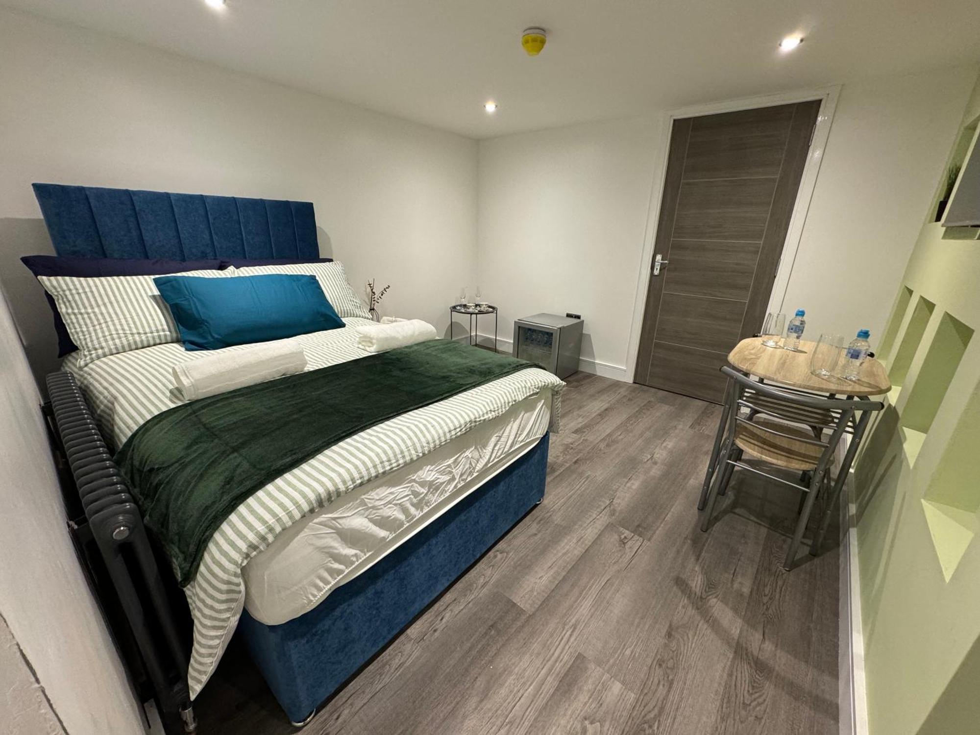 Southgate Luxury Apartments Elland Экстерьер фото