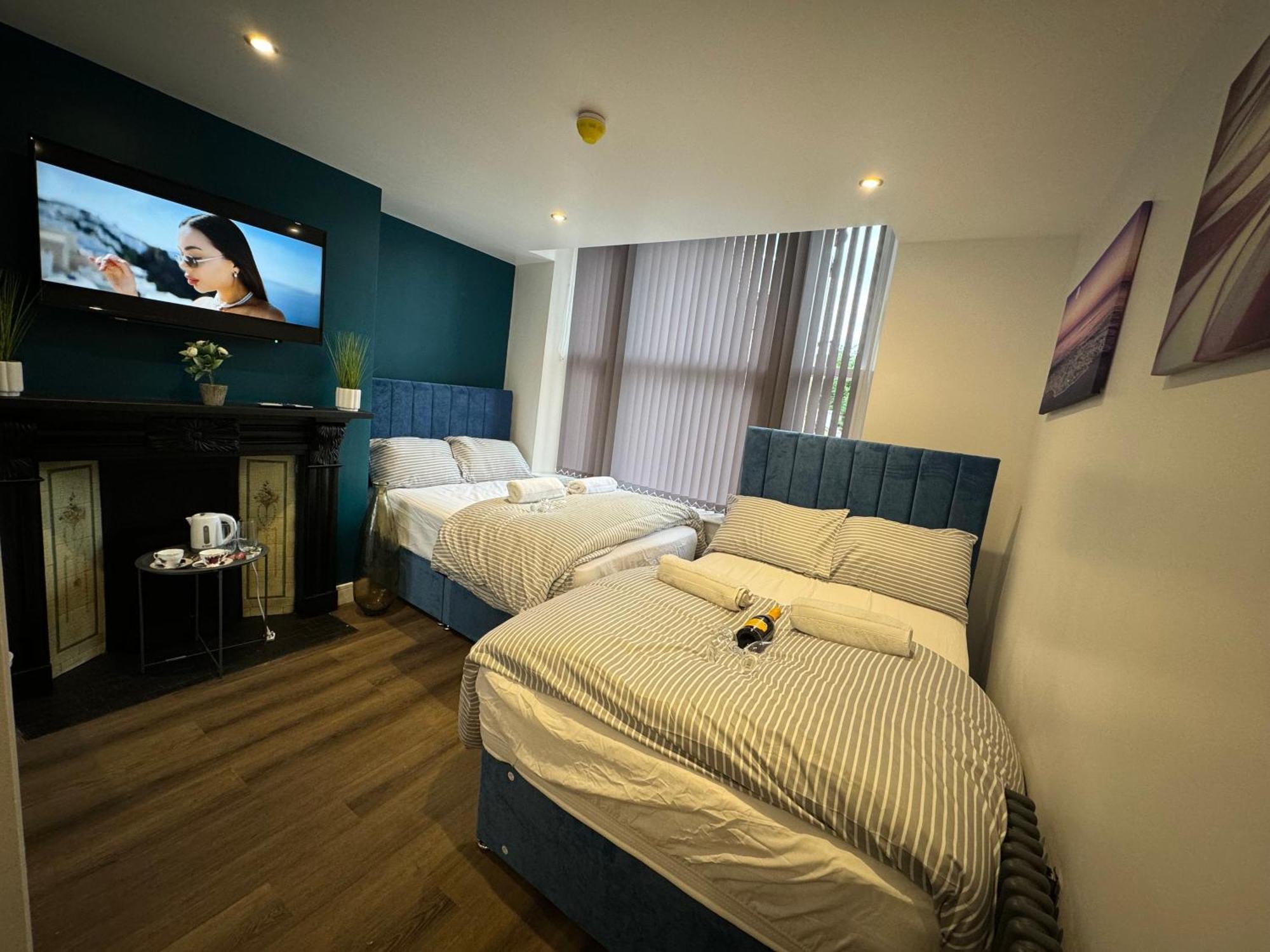 Southgate Luxury Apartments Elland Экстерьер фото