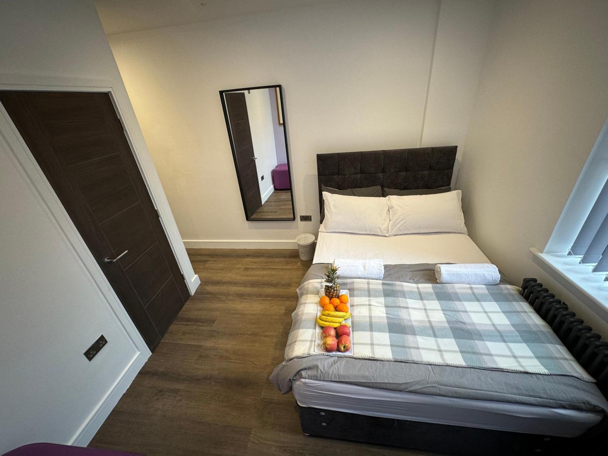 Southgate Luxury Apartments Elland Экстерьер фото