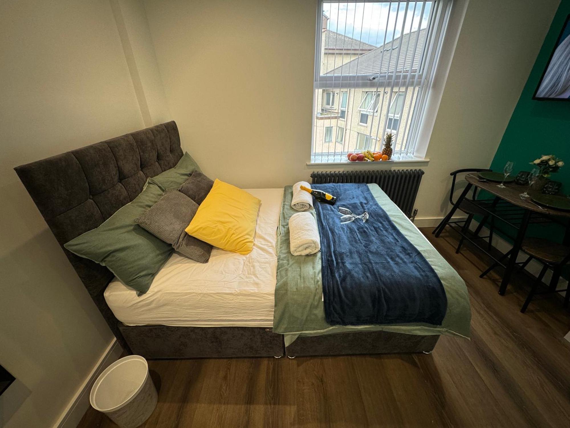 Southgate Luxury Apartments Elland Экстерьер фото