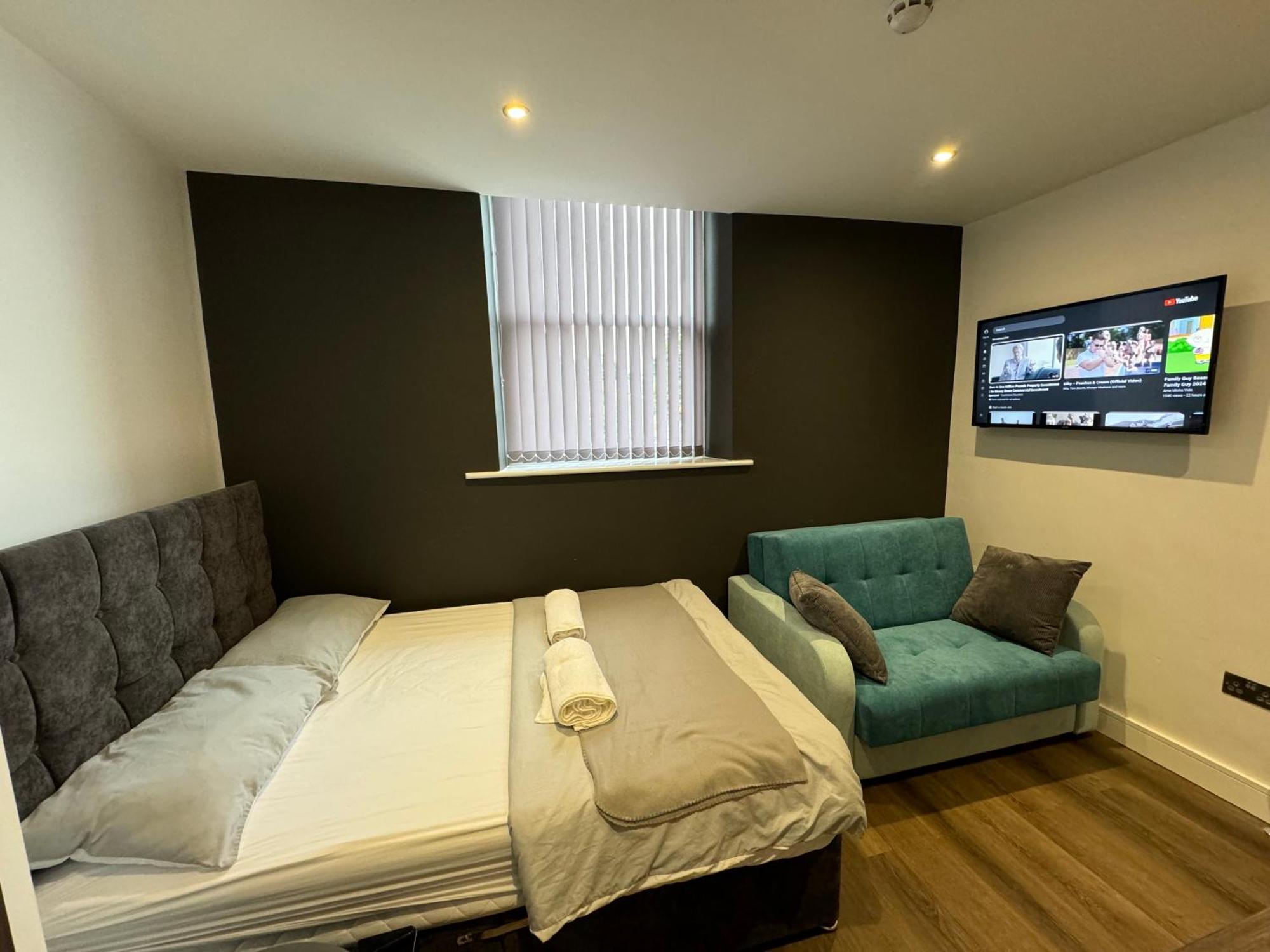 Southgate Luxury Apartments Elland Экстерьер фото